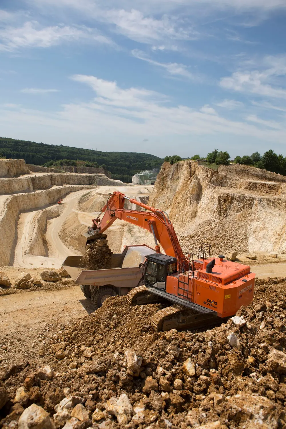 Hitachi ZX670LCH-5B