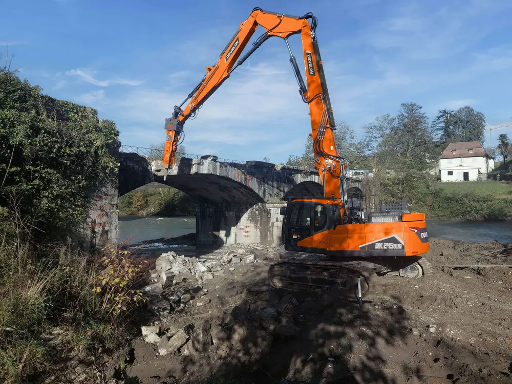 Develon DX245DM-7