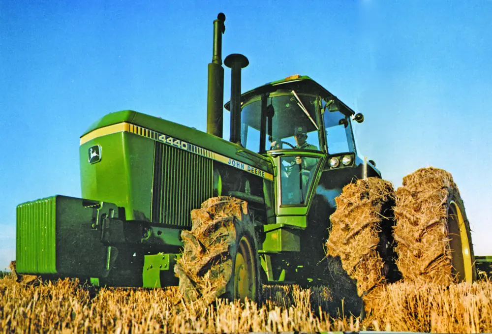 John Deere 4440