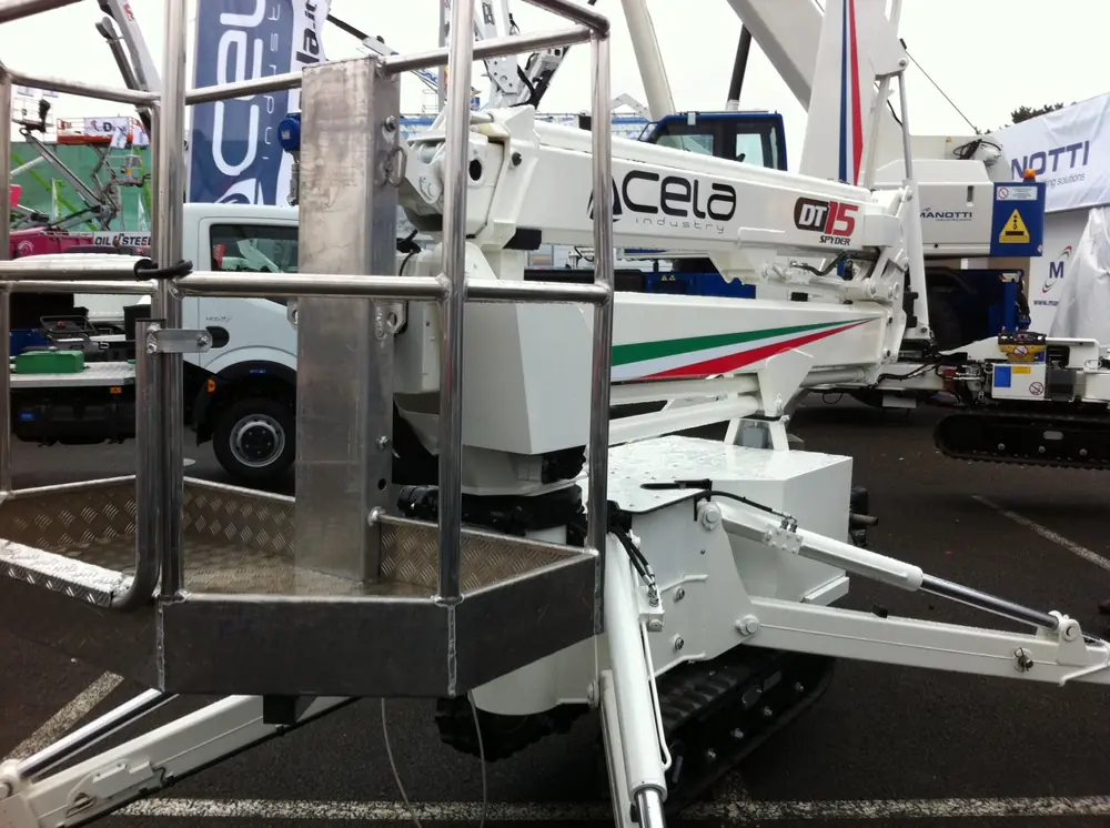 CELA DT15 thumbnail 5