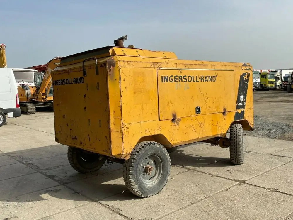 Ingersoll-Rand VHP 700 W CAT