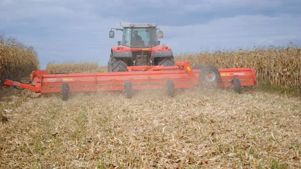Kuhn RMS 820