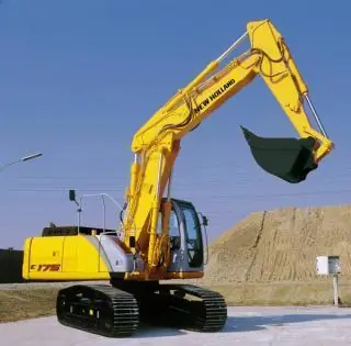 New Holland E 175