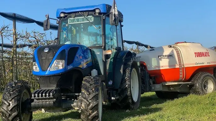 New Holland Defender 3000