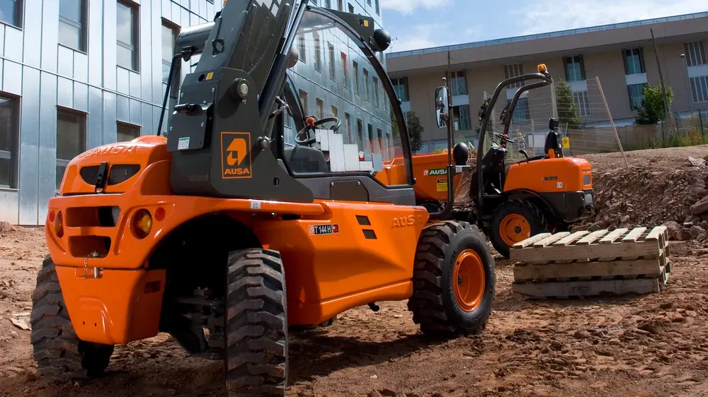 Ausa T 144 H Plus
