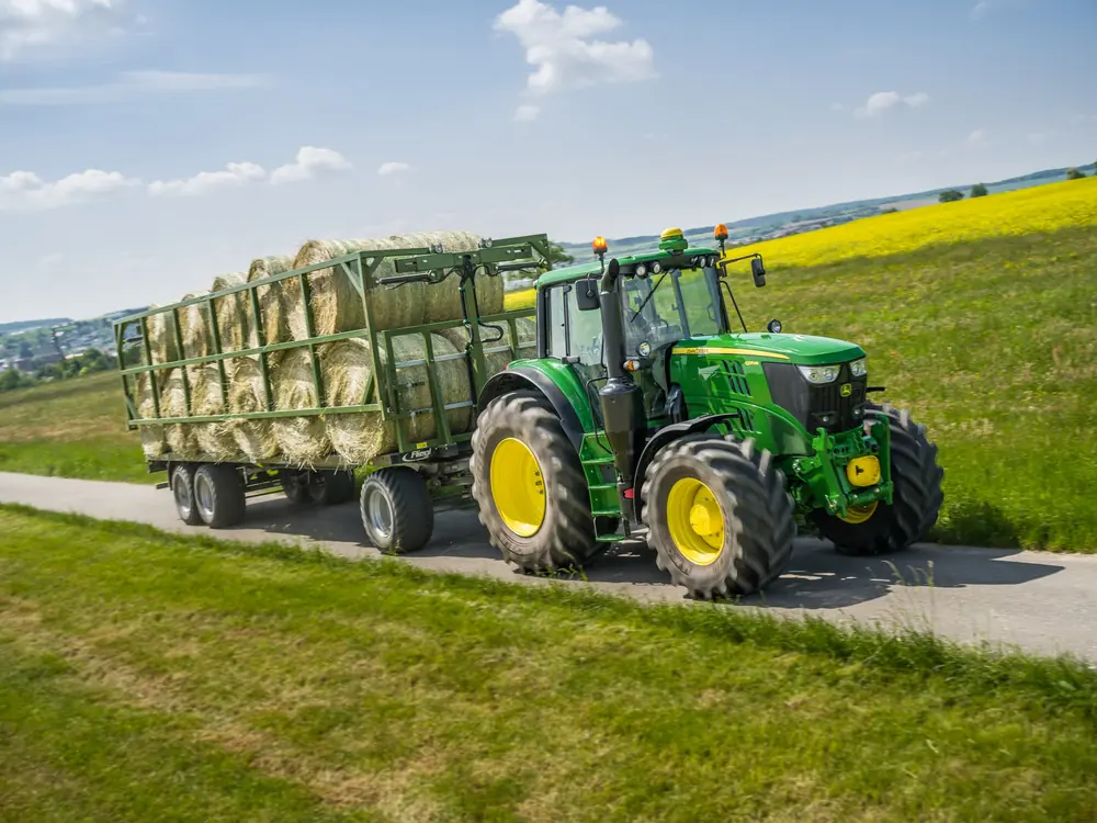 John Deere 6175M