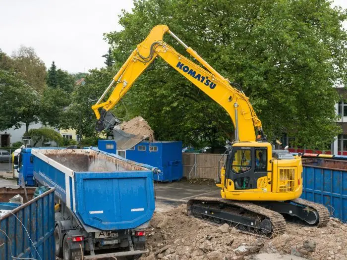 Komatsu PC228ULC-10
