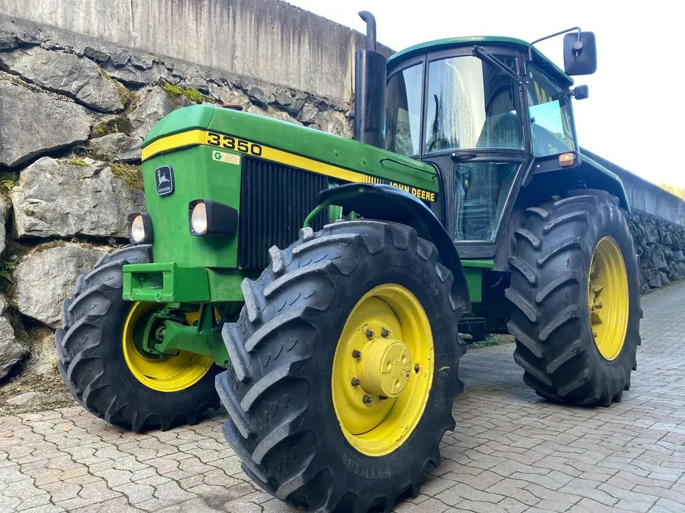 John Deere 3350