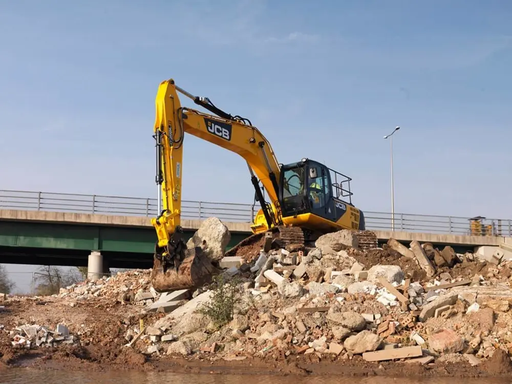 JCB JS220LC thumbnail 3