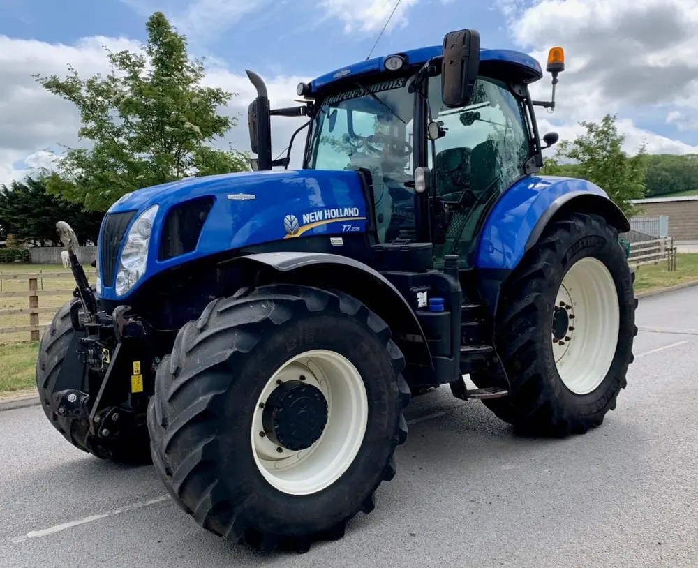 New Holland T7.235 Classic