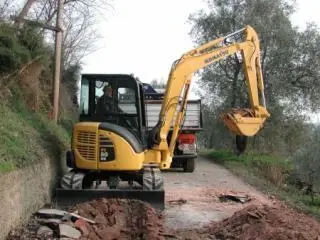 Komatsu PC50MR-2 thumbnail 2