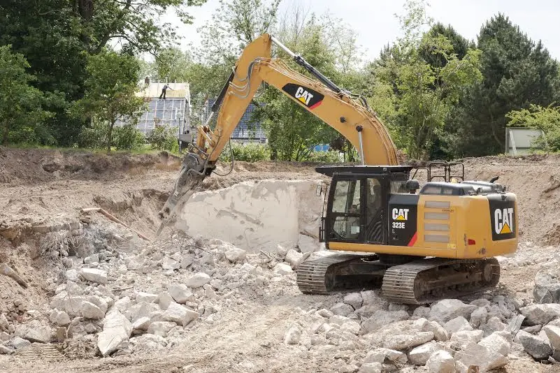 Caterpillar 323E L thumbnail 3