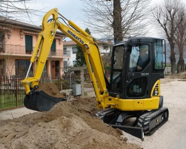 Komatsu PC30MR-3 thumbnail 2