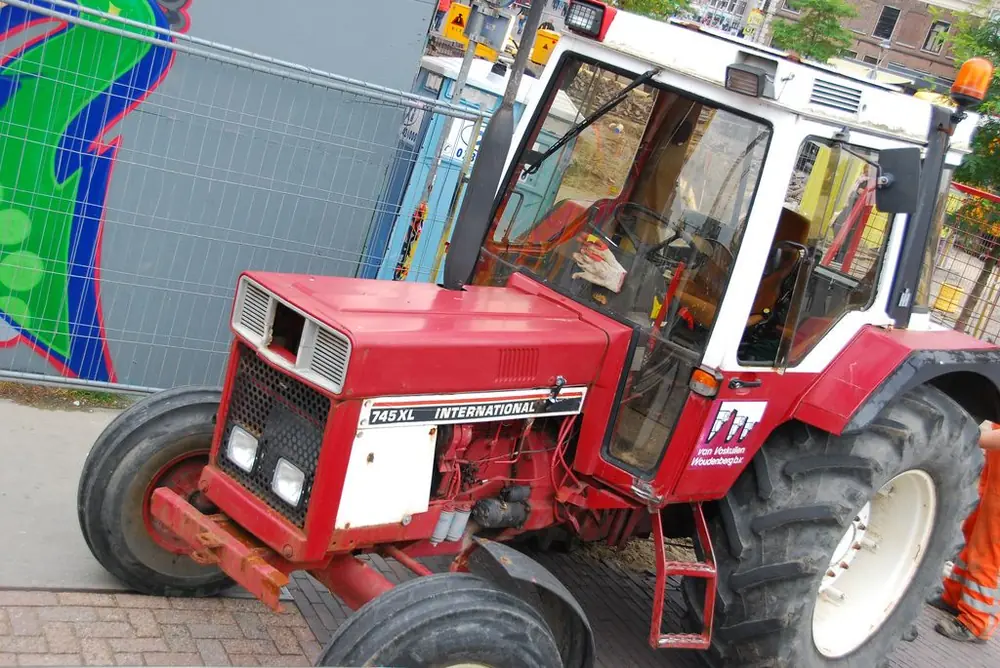 International Harvester 745