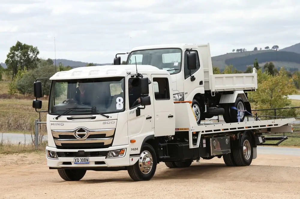 Hino 500 FD 1124 CREW 4x2