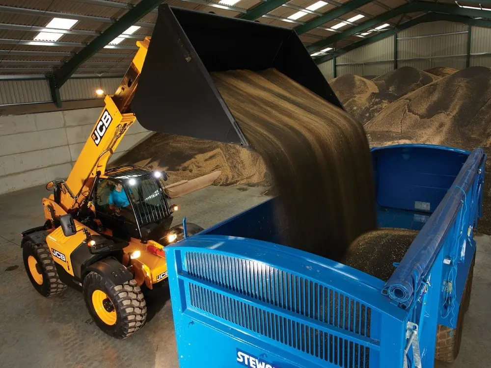 JCB 560-80 AGRI thumbnail 3
