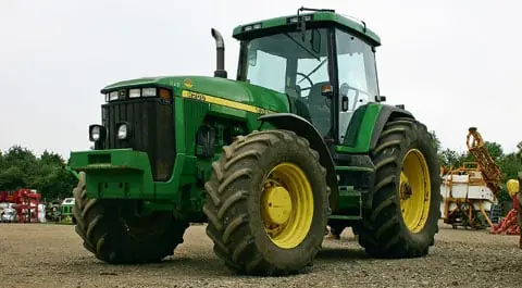 John Deere 8200