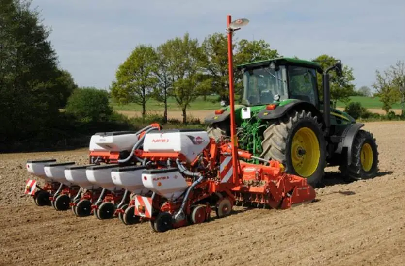 Kuhn Planter 3 R thumbnail 3
