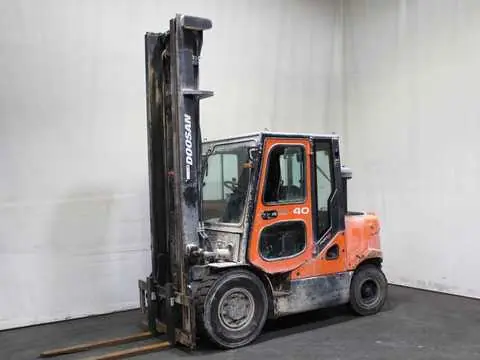 Doosan D 40