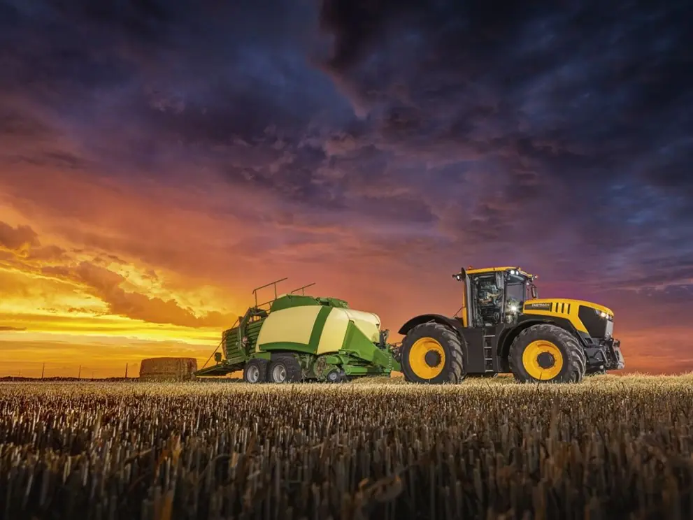 JCB Fastrac 8290 thumbnail 2