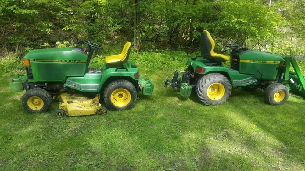 John Deere 425