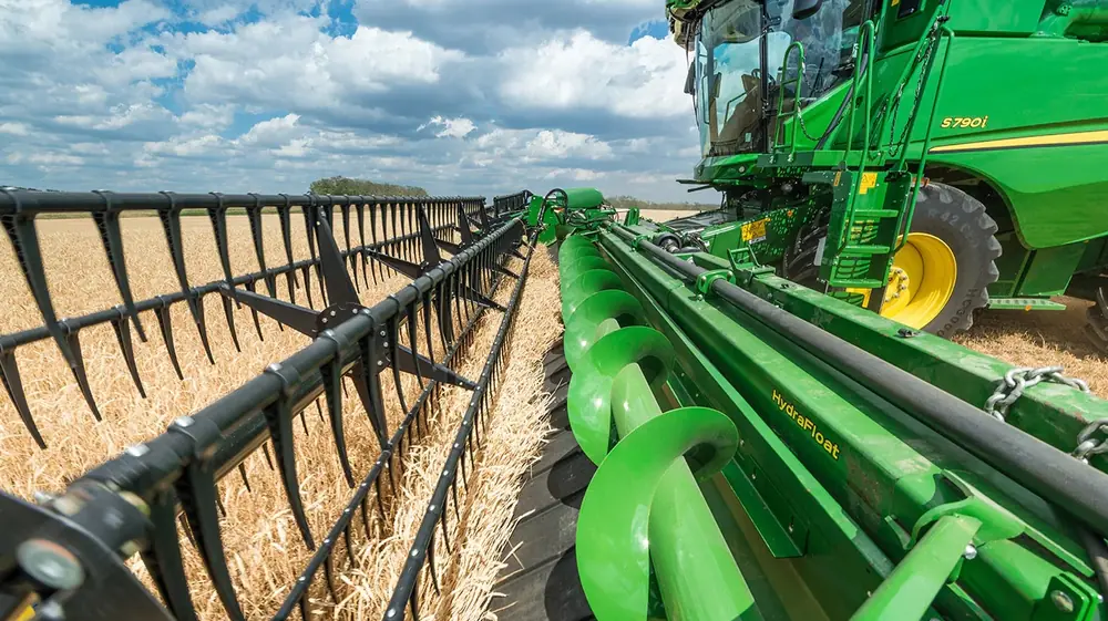 John Deere S790
