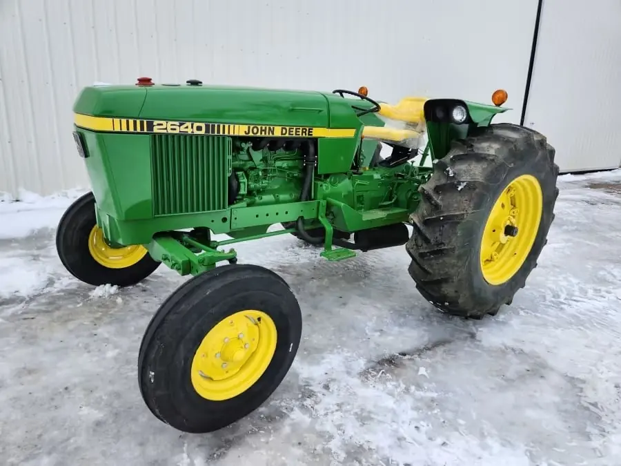 John Deere 2640