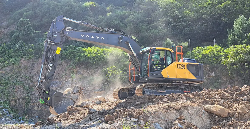 Volvo EC230F N thumbnail 4