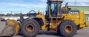John Deere Construction 744 J