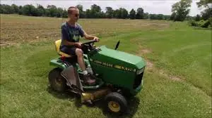 John Deere LX172