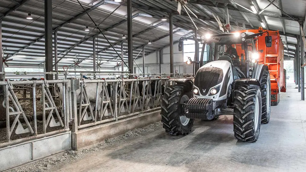 Valtra A104MH