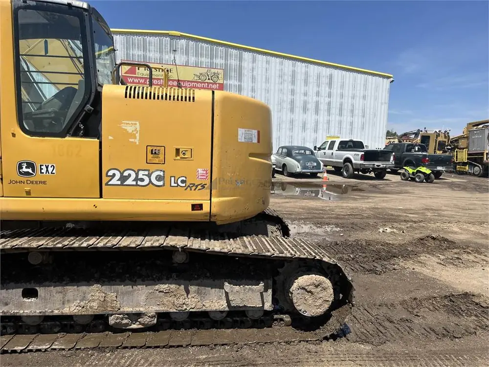 John Deere Construction 225C