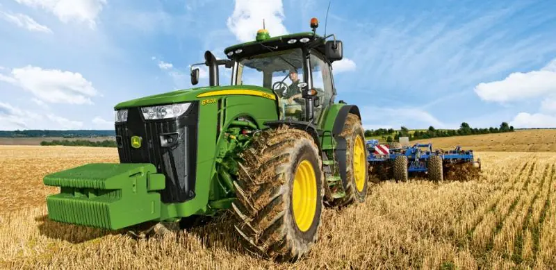 John Deere 8245 R