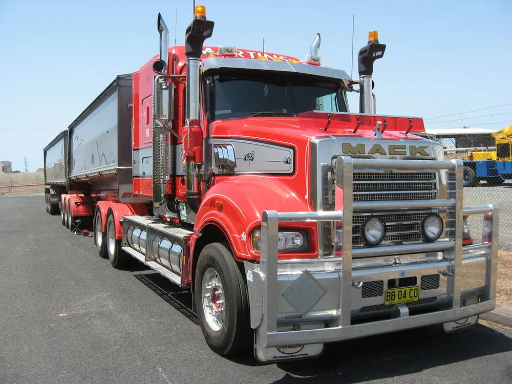 Mack SuperLiner RWS712L CA494 ETAZ673A 4x2 thumbnail 8