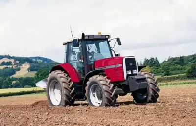 Massey Ferguson MF 8110-4