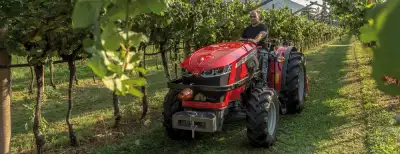 Massey Ferguson MF 3710 GE thumbnail 2