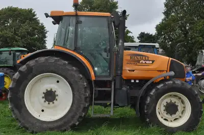 Renault Ares 836 RZ IC