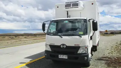 Hino 300 915 LWB 4x2 thumbnail 4