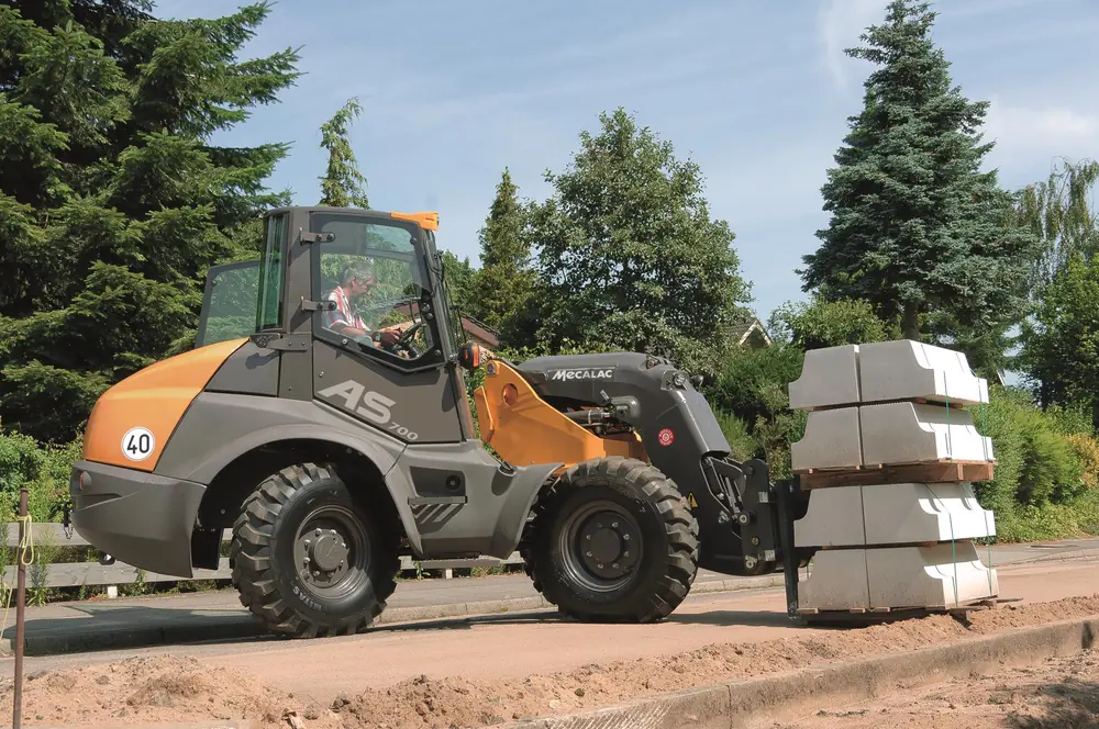Mecalac AS700