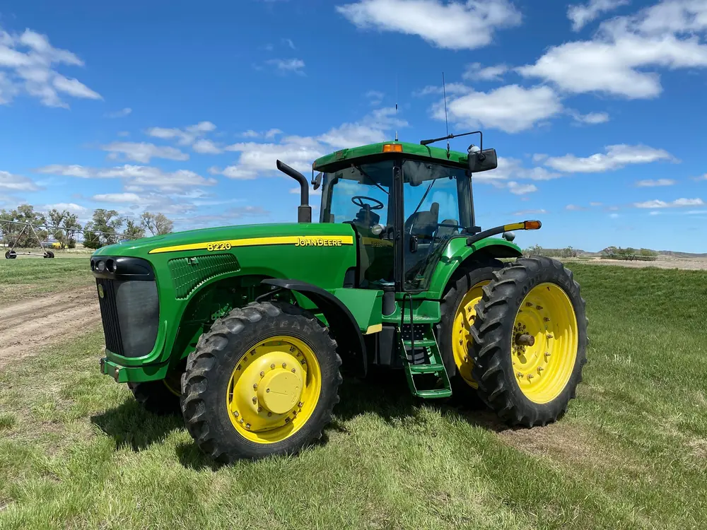 John Deere 8220