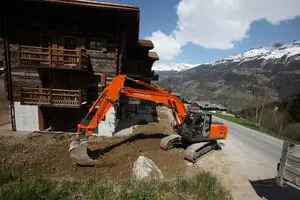 Hitachi ZX 250 LC-3 thumbnail 4