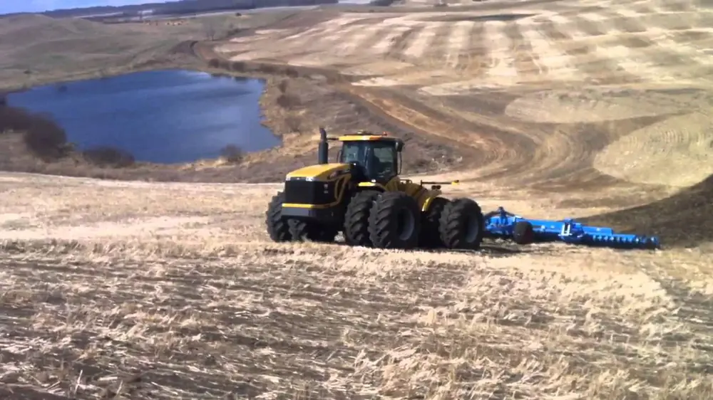 Challenger MT975E