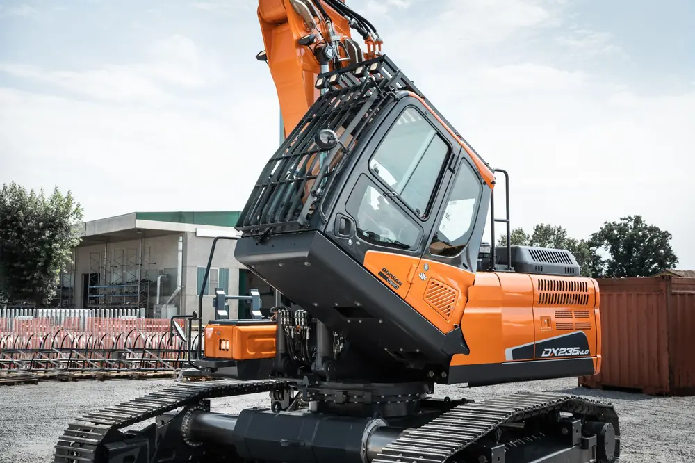 Doosan DX235DM-5