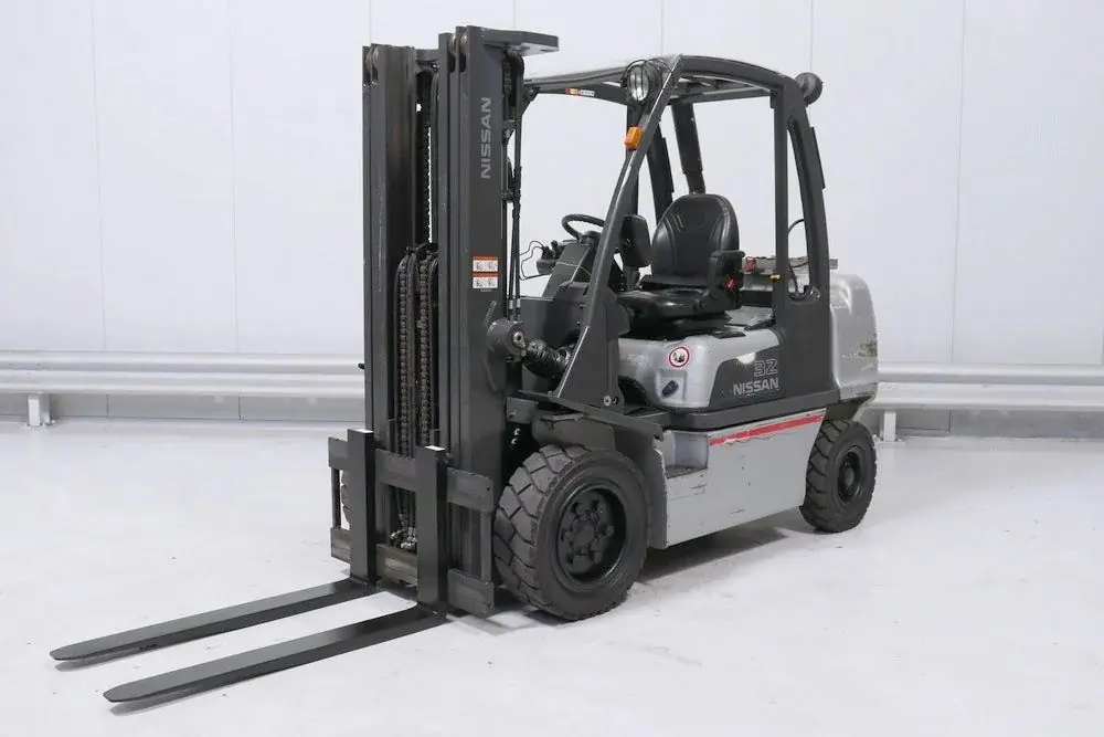 Nissan UG 1 D 2 A 30 LQ