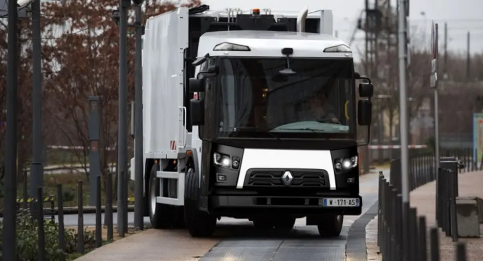 Renault D 19 ACCESS NT P4x2 BOM 280E6