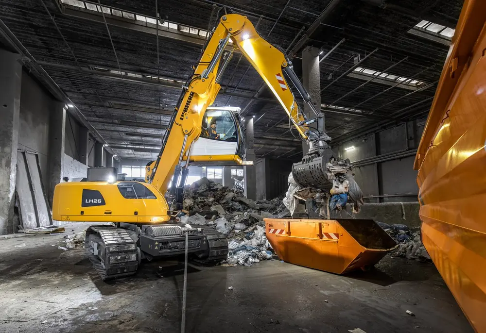 Liebherr LH 26 C Industry Litronic