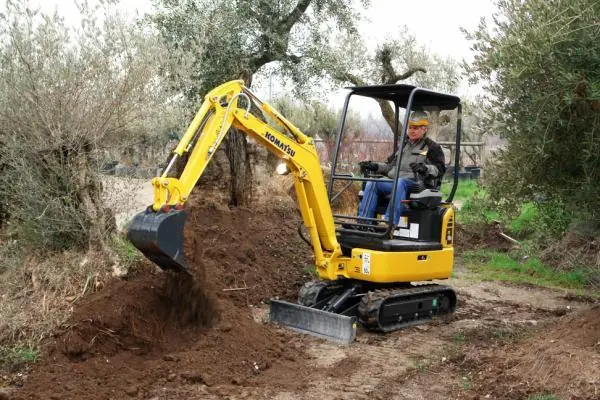 Komatsu PC16R-3HS thumbnail 3