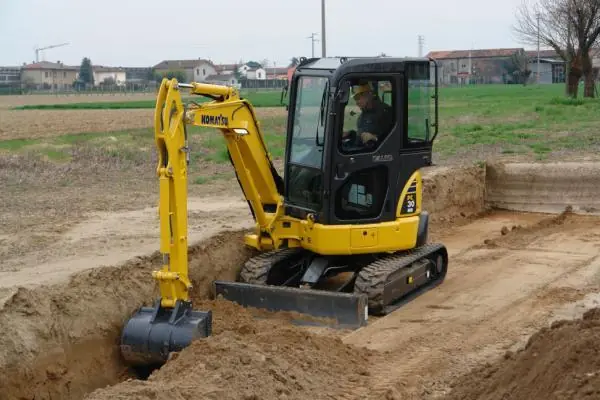 Komatsu PC30-7 thumbnail 2