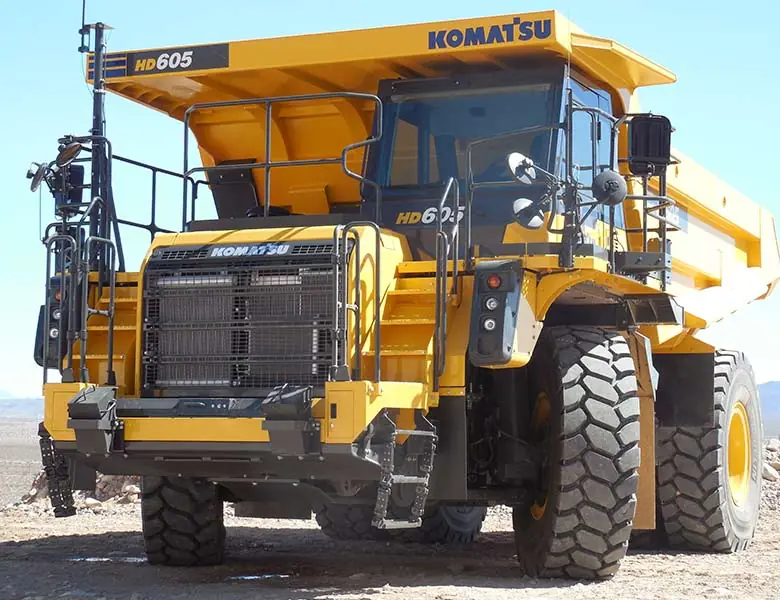Komatsu HD605-8E0