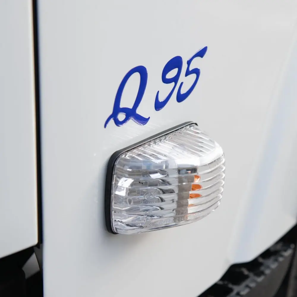 Isuzu Q95 M